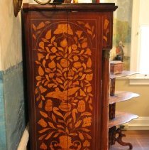 6 drawer chest end w/ vertical crack